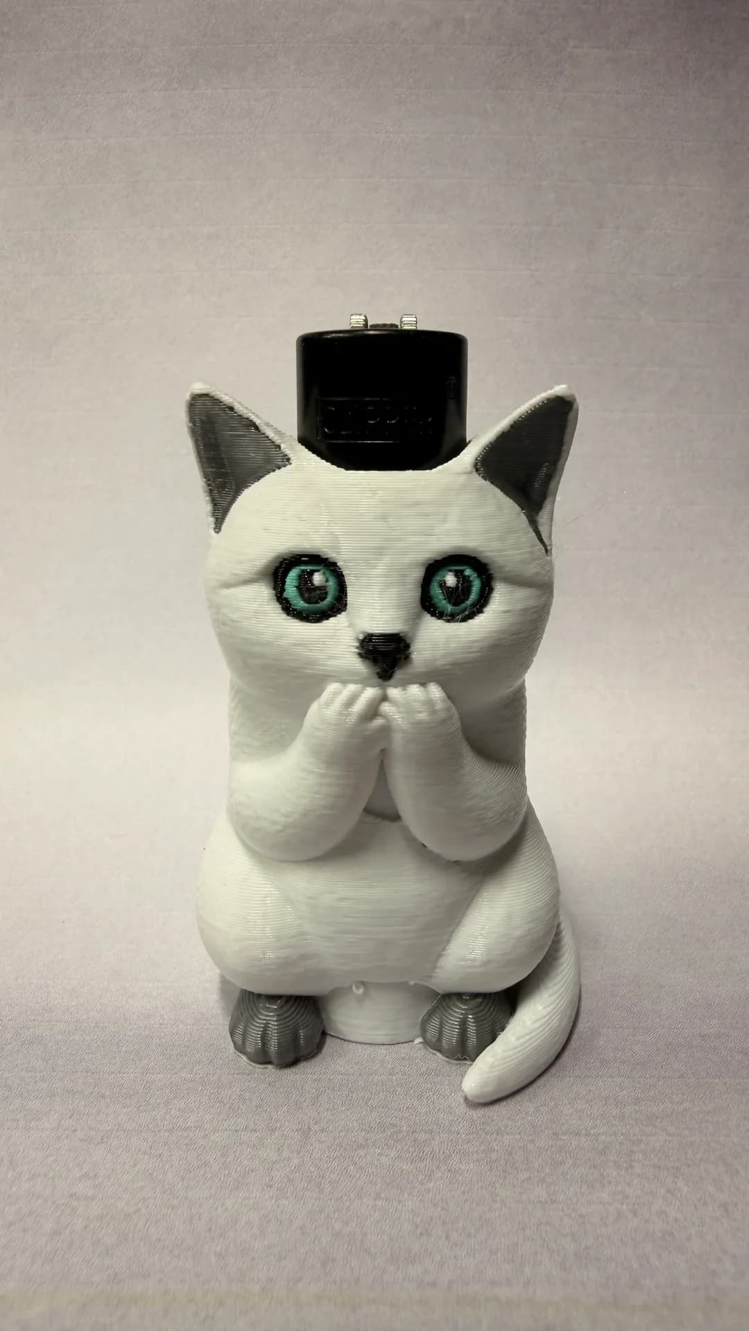 Sevimli Beyaz Kedi Clipper Çakmak – Animal Spirit Koleksiyonu